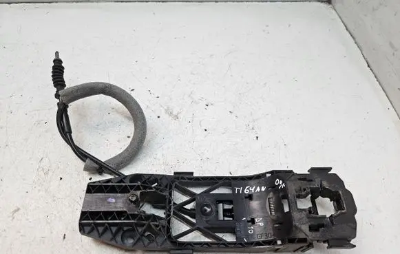 Volkswagen Tiguan Front door exterior handle/bracket 5N0839885E