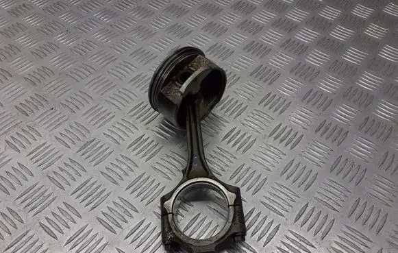Dodge Caravan Piston with connecting rod