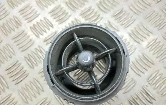 Mini One - Cooper Clubman R55 Dashboard side air vent grill/cover trim