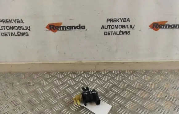 Vacuum valve