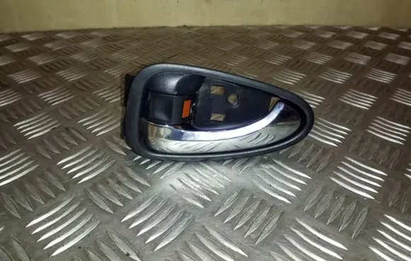 Toyota Avensis T270 Rear door interior handle 6920605051