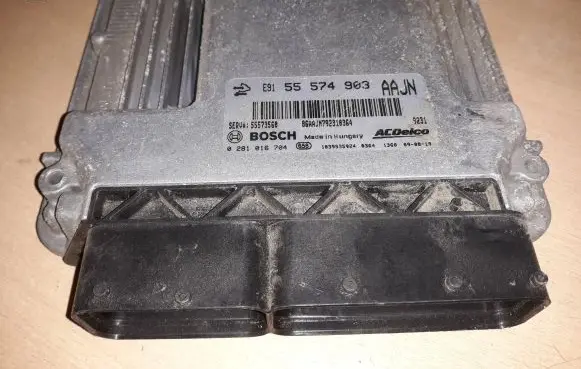 Opel Insignia A Engine control unit/module 55574903