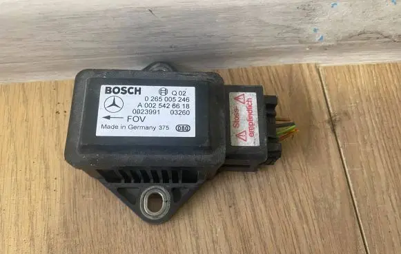 Mercedes-Benz E W211 ESP acceleration yaw rate sensor A0025426618 0265005246