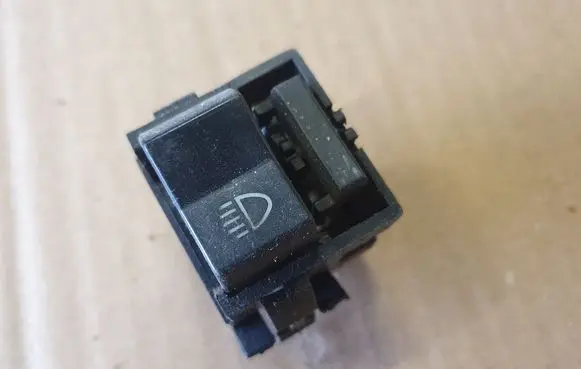 Volkswagen PASSAT Light switch 321941531C