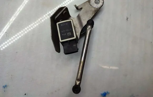 BMW 5 E60 E61 Headlight/headlamp level sensor 6784694