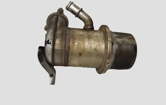 Volkswagen Golf VII EGR valve cooler 04L131512D