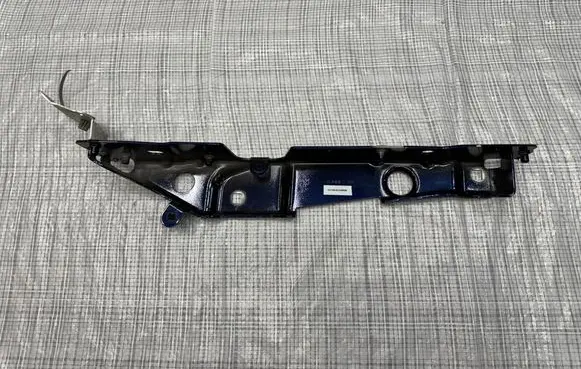 Maserati GranTurismo Front splash guards bracket C400