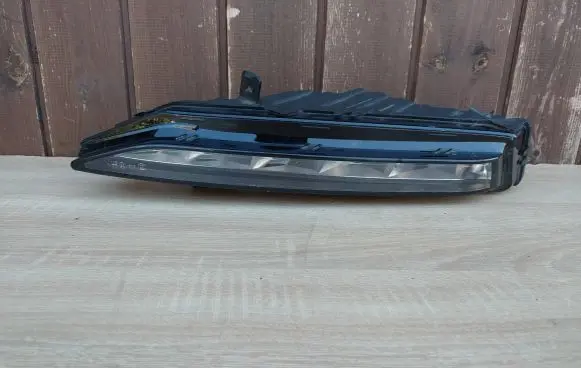 Skoda Superb B8 (3V) Front fog light 3V0941699B