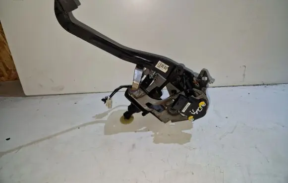 Hyundai i40 Clutch pedal 328023Z920