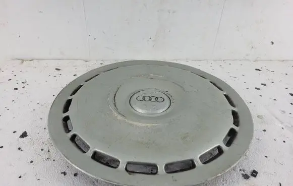 Audi A6 S6 C5 4B R15 wheel hub/cap/trim 4A0601147