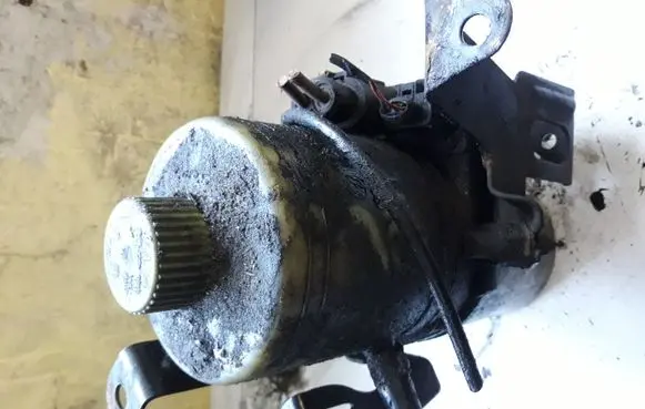 Volkswagen Polo Power steering pump