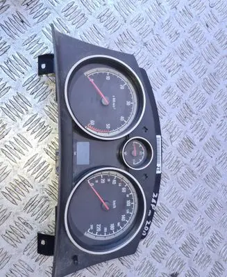 Opel Zafira B Speedometer (instrument cluster)