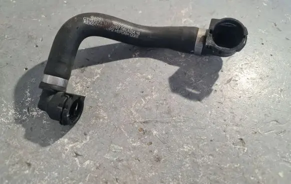 Mercedes-Benz GLC C253 Engine coolant pipe/hose A2535010082