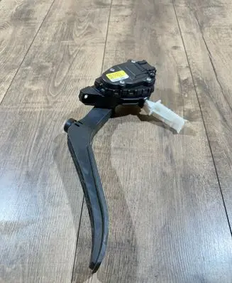 Audi Q7 4L Accelerator throttle pedal 7L0723507B