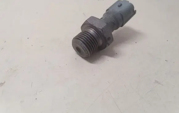 Citroen C4 I Picasso Oil pressure sensor 9631846480