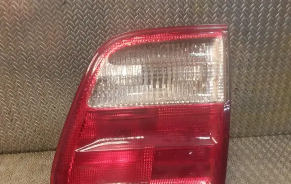 Mercedes-Benz E W210 Tailgate rear/tail lights 2108206264