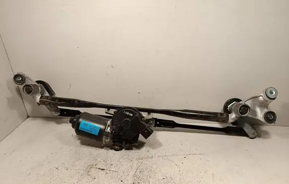 KIA Sorento Front wiper linkage and motor 981002P590