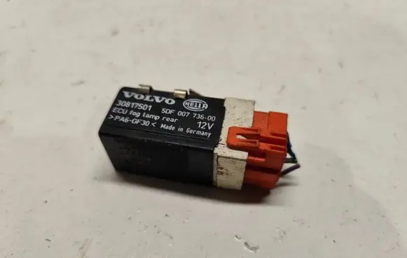 Volvo S40, V40 Other relay 30817501 5DF00773600