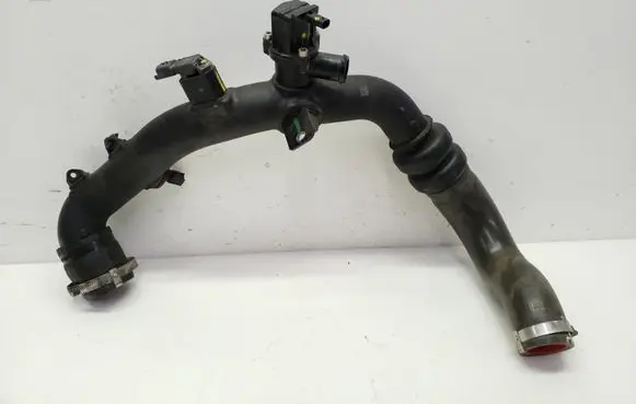 Ford Fusion II Intercooler hose/pipe CJ5G9U465BA DS7A9F479CB