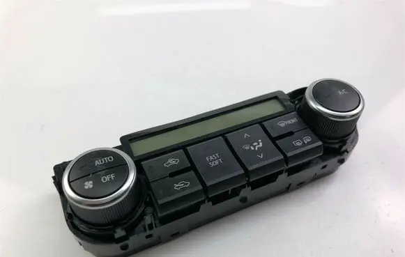 Toyota Auris E180 Climate control unit 75F542 F1317