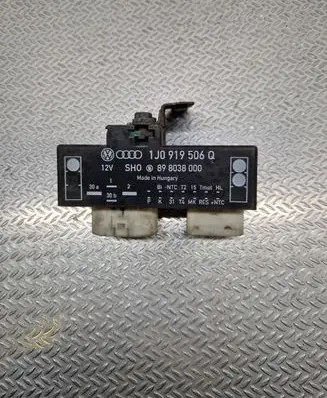 Skoda Octavia Mk1 (1U) Coolant fan relay 1J0919506Q 898038000