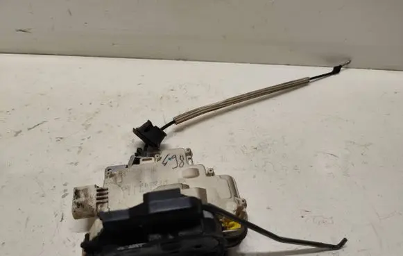 Audi A6 S6 C6 4F Front door lock 4F1837015
