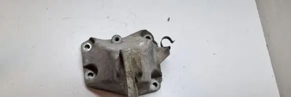 BMW 1 E81 E87 Engine mounting bracket 6781916
