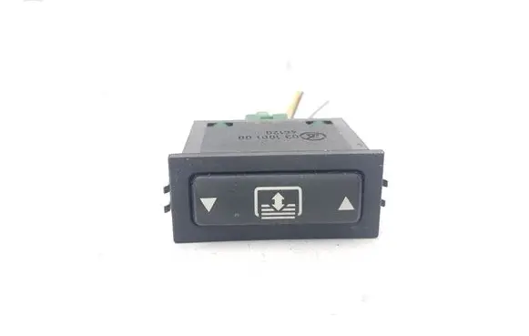 BMW 7 E38 Other switches/knobs/shifts 03100100 8352252