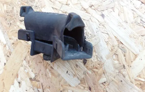 Audi A4 S4 B6 8E 8H Other engine bay part 8E0971824R 8E0971824