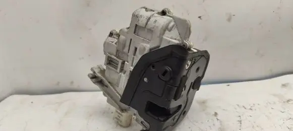 Audi A6 S6 C6 4F Rear door lock 4F0839016