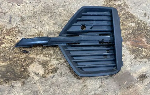 Volvo XC60 Front bumper lower grill 32234947RH S2504P016
