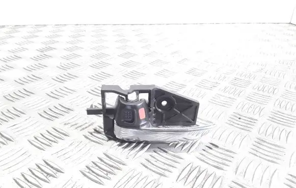 Suzuki SX4 S-Cross Front door interior handle 