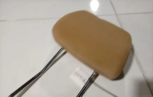 Opel Astra H Front seat headrest 
