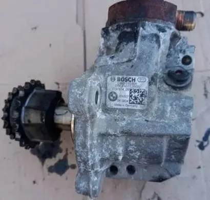 BMW 3 E90 E91 Fuel injection high pressure pump 7797874 0445010506