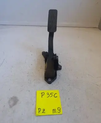 Chevrolet Cruze Accelerator throttle pedal 96438052