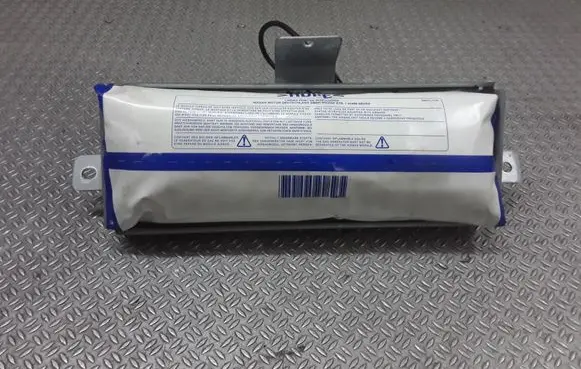 Nissan Primera Passenger airbag