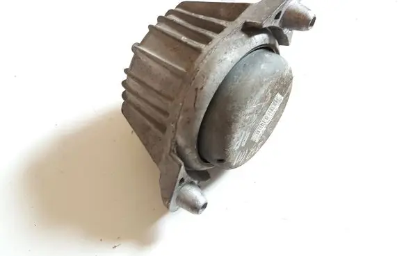 Mercedes-Benz E W212 Engine mount bracket A2122404217