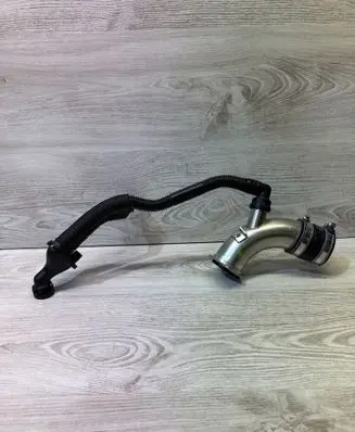 Porsche Macan (95B) Turbo air intake inlet pipe/hose 06m129967