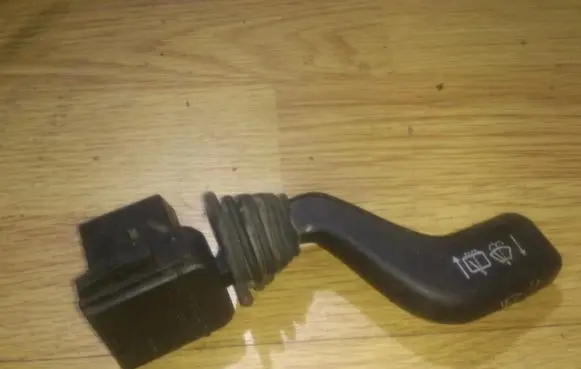 Opel Corsa B Wiper control stalk 90124931