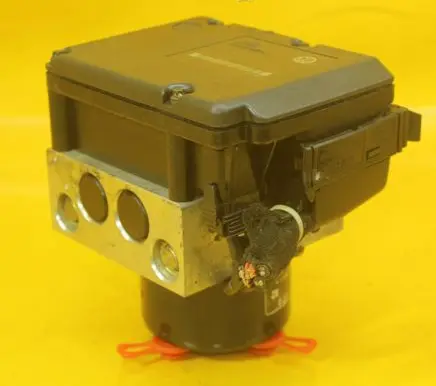 Seat Toledo II (1M) ABS Pump 1J0907379P 1J0614117D