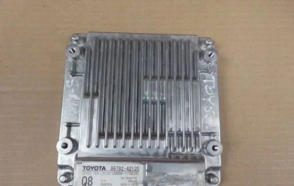 Toyota RAV 4 (XA50) Camera control unit module 8679242120