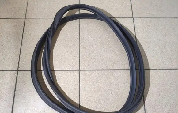 Peugeot 208 II Trunk rubber seal (body) 