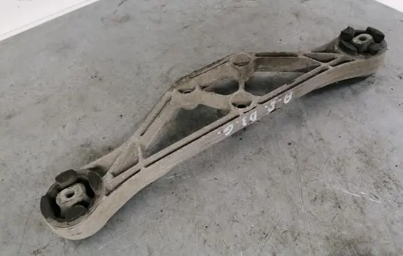 Audi A8 S8 D3 4E Rear differential/diff mount bracket 4E0599285