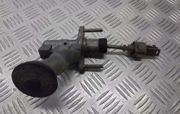 Toyota Corolla E110 Clutch slave cylinder 