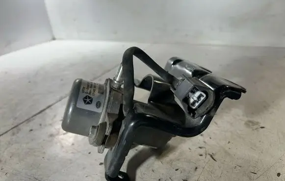 Dodge Challenger Vacuum pump P04581485AD 04581485AD 01026103