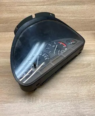BMW 5 E39 Speedometer (instrument cluster) 8381198 110008735 Used
