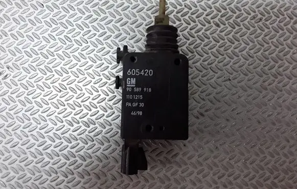 Opel Astra G Central locking motor 90589918
