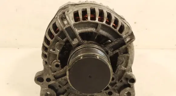Volkswagen Golf V Generator/alternator 2605105000