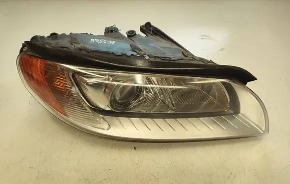 Volvo V70 Headlight/headlamp 1090025 A027161 HCHR566