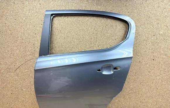 Opel Corsa E Rear door 